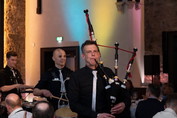 mobile bagpipe drum band
